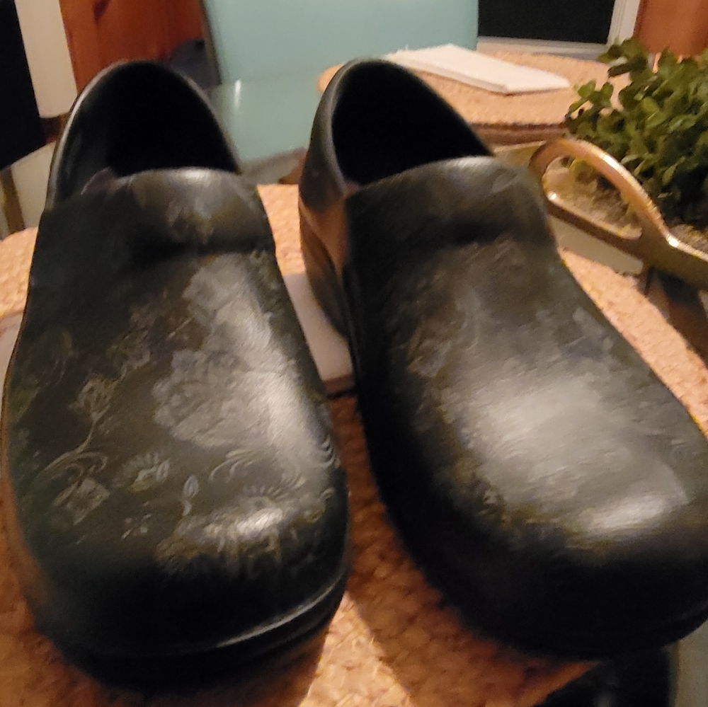 Crocs Clogs - Picture 3 of 5